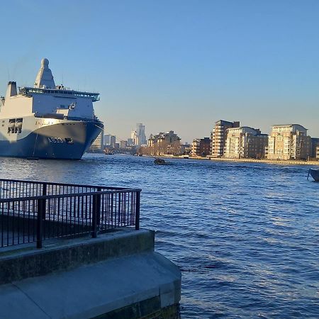 2-Bedroom Flat In Cutty-Sark, Greenwich ! Londres Exterior foto